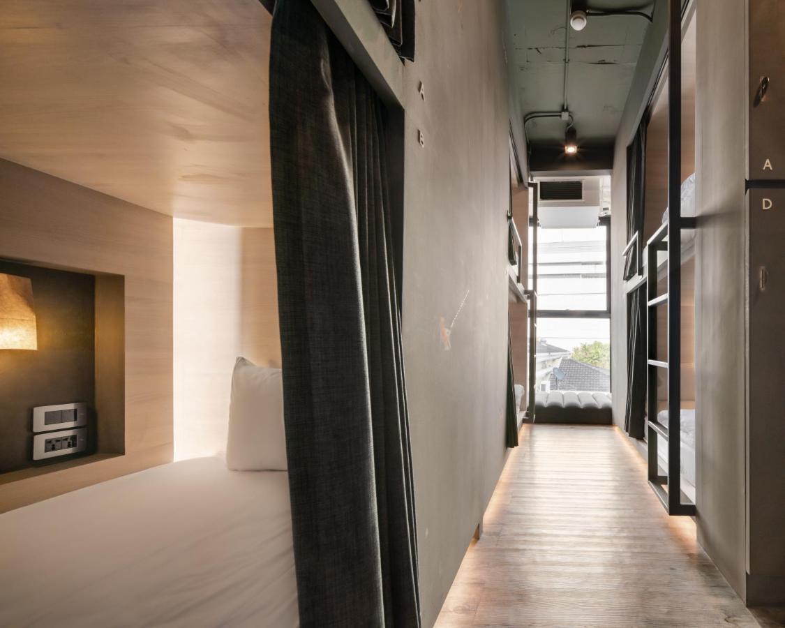 Speck Bangkok Vandrarhem Exteriör bild